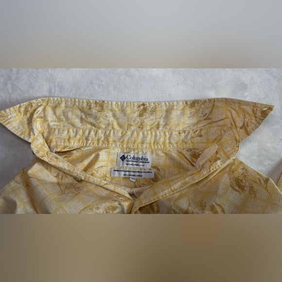 Columbia Shirt Size L Short sleeve Beige Fish Pattern Button Down Cotton - Picture 11 of 11